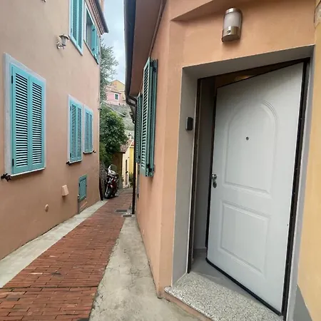 Pretty Flat Moglio Villa